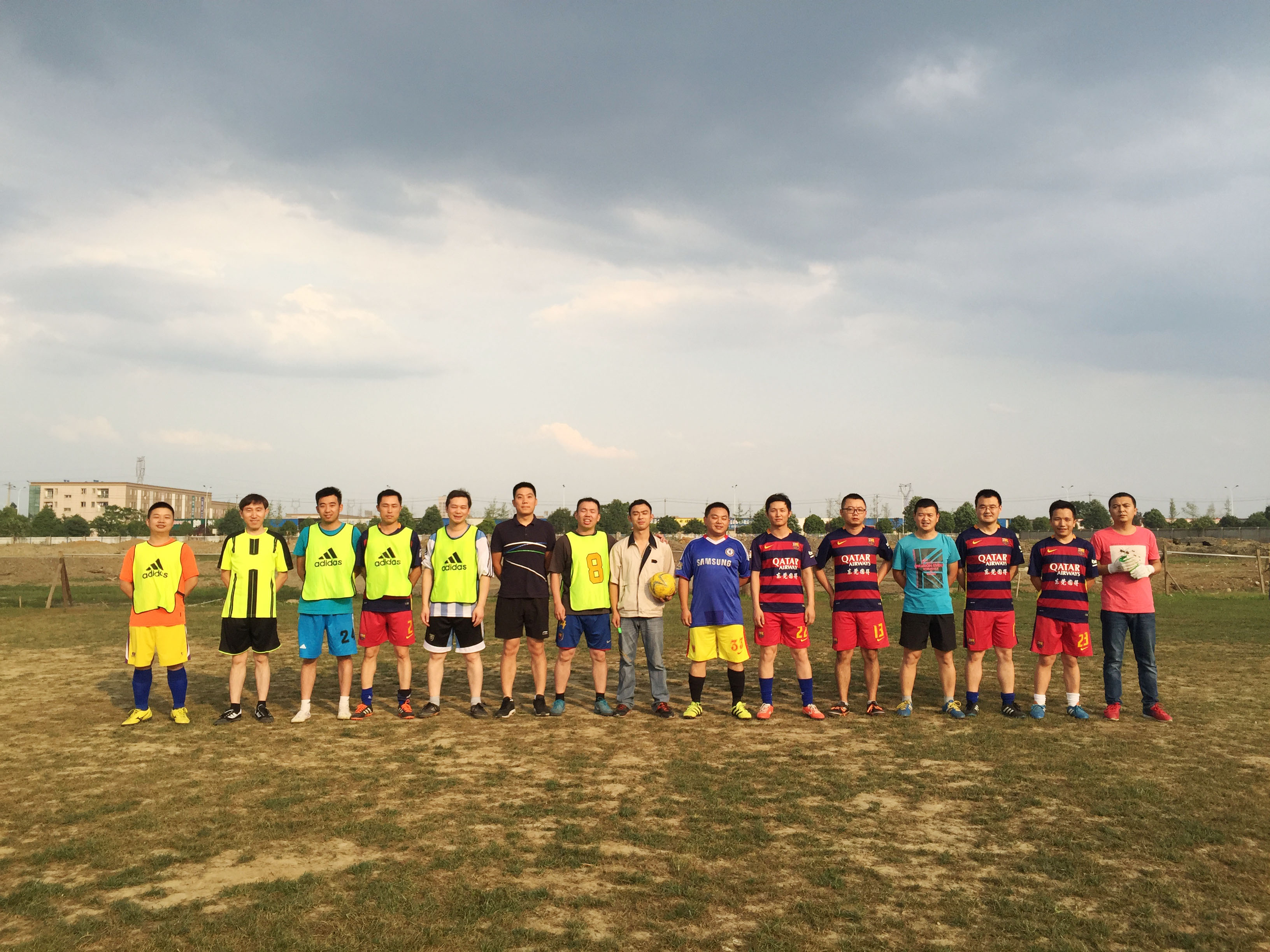 西南大区第六届“西部人生就是博”足球赛圆满乐成